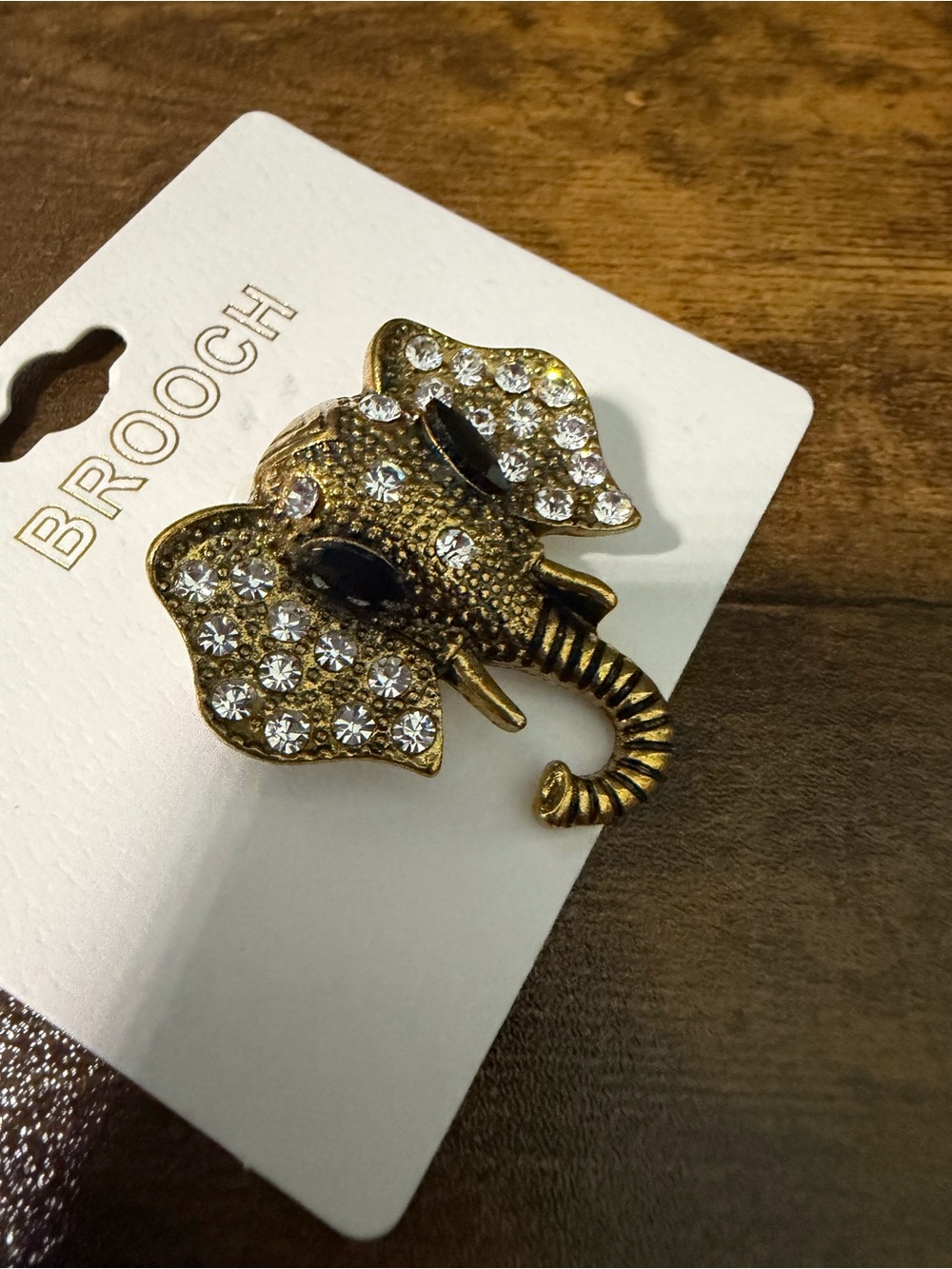 Elephant Brooch With Clear Crystals. NEW - Picture 3 of 4